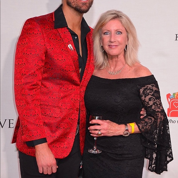 Meet your Posher, Debbie - Picture 5 of 6